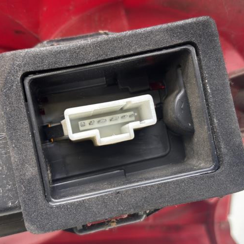 Feu arriere principal gauche (feux) PEUGEOT 307 Photo n°3