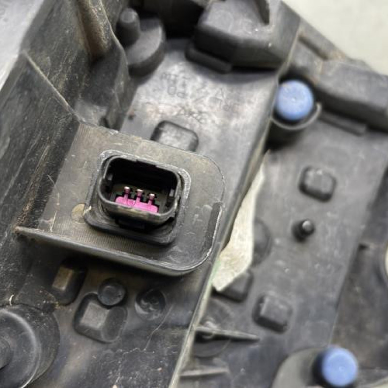 Feu diurne avant droit PEUGEOT 508 1 SW Photo n°3