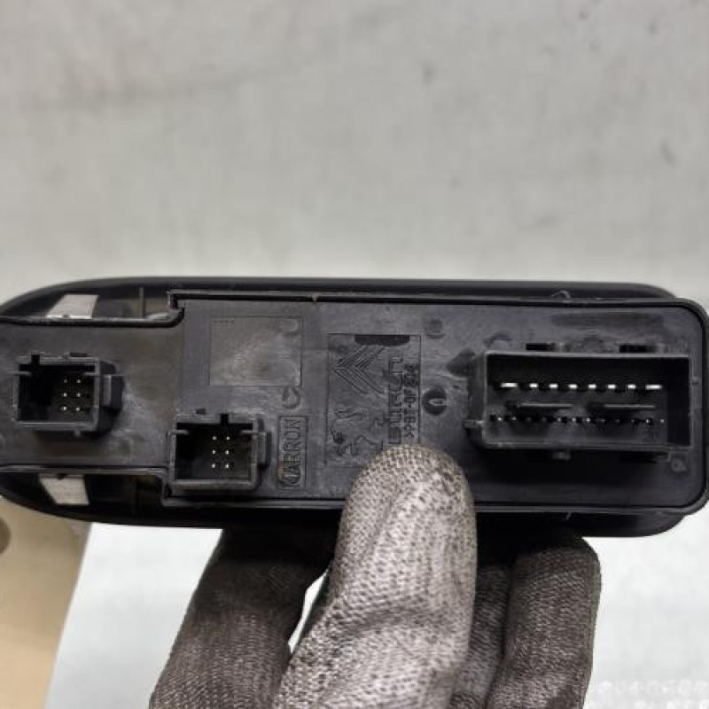 Interrupteur de leve vitre avant gauche PEUGEOT 508 1 SW Photo n°3