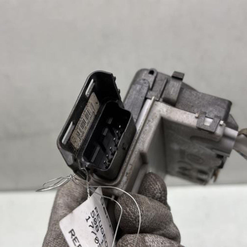 Serrure arriere droit PEUGEOT 508 1 SW Photo n°6