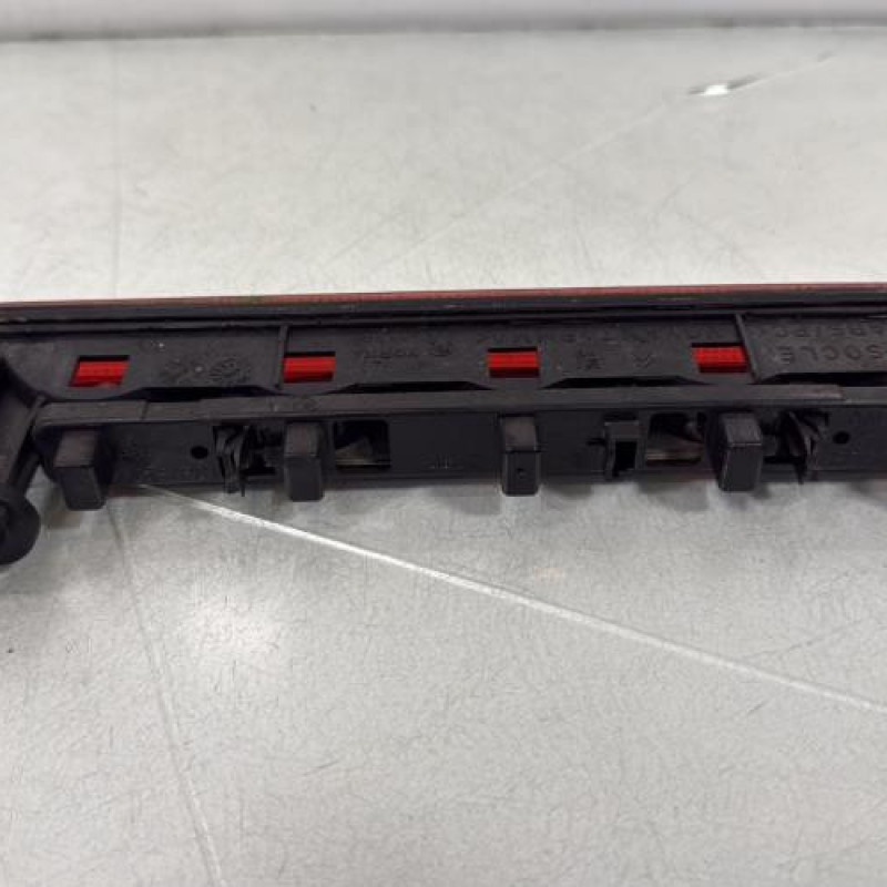 Feu arriere stop central PEUGEOT PARTNER 1 Photo n°3