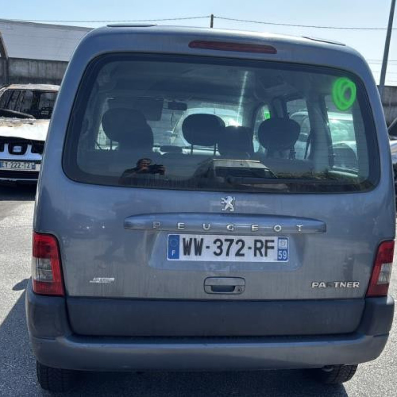 Feu arriere stop central PEUGEOT PARTNER 1 Photo n°9