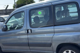 Feu arriere stop central PEUGEOT PARTNER 1