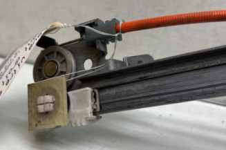 Leve vitre electrique avant droit PEUGEOT 106