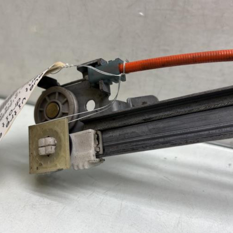 Leve vitre electrique avant droit PEUGEOT 106 Photo n°2