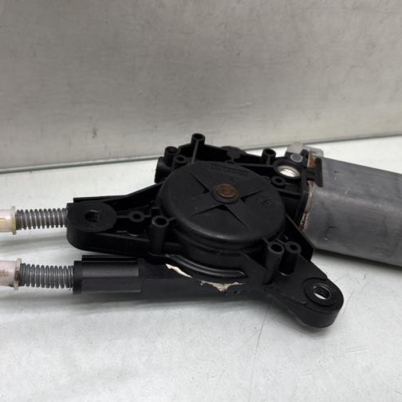 Leve vitre electrique avant droit PEUGEOT 106 Photo n°3