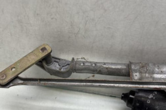 Moteur essuie glace avant PEUGEOT 106
