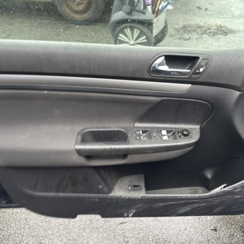 Poignee porte arriere droit VOLKSWAGEN GOLF 5 Photo n°11