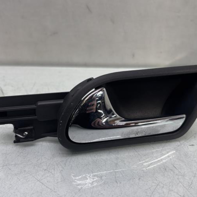 Poignee interieur arriere gauche VOLKSWAGEN GOLF 5 Photo n°1