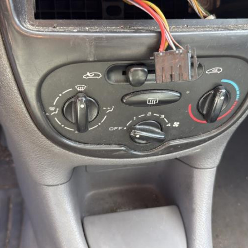 Anti brouillard arriere PEUGEOT 206 Photo n°18