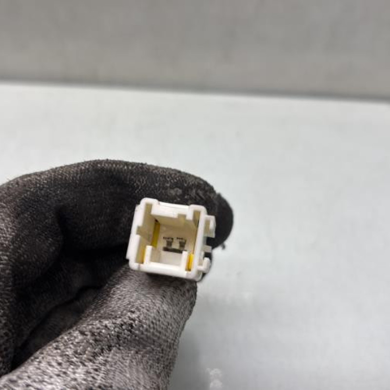 Attache ceinture avant droit PEUGEOT 308 1 Photo n°4