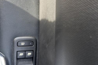 Attache ceinture avant droit PEUGEOT 308 1