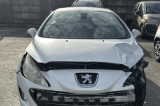 Attache ceinture avant gauche PEUGEOT 308 1