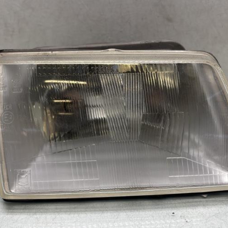 Optique avant principal droit (feux)(phare) PEUGEOT 205 Photo n°1