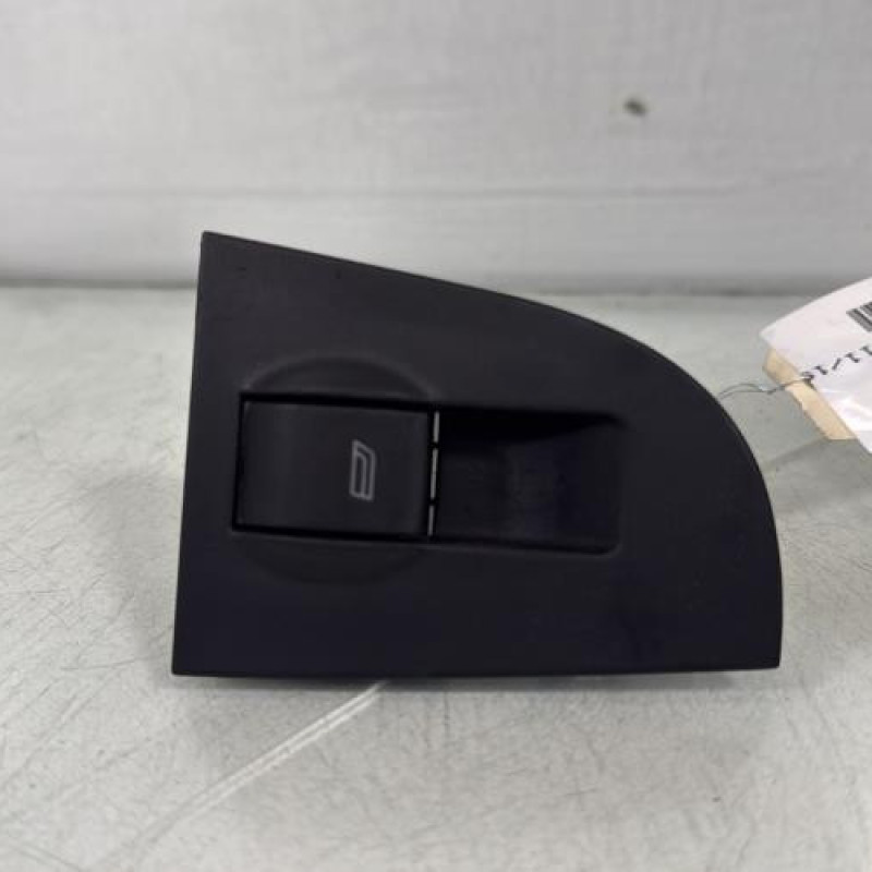 Interrupteur de leve vitre avant droit AUDI A6 2 Photo n°1