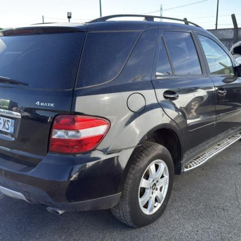 Renfort pare choc avant (traverse) MERCEDES CLASSE M 164 Photo n°12