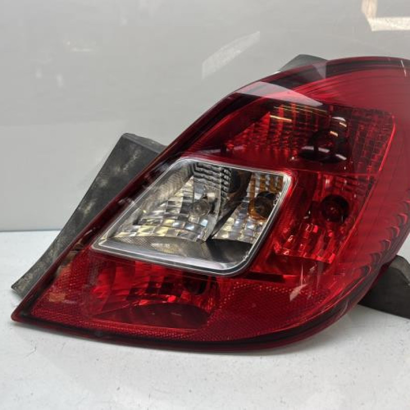 Feu arriere principal droit (feux) OPEL CORSA D Photo n°1