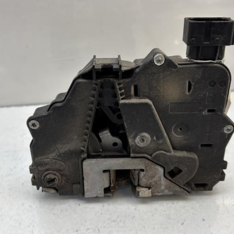 Serrure arriere droit OPEL CORSA D Photo n°4