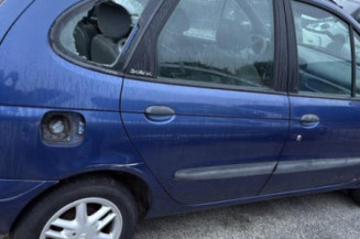 Serrure avant droit RENAULT SCENIC 1