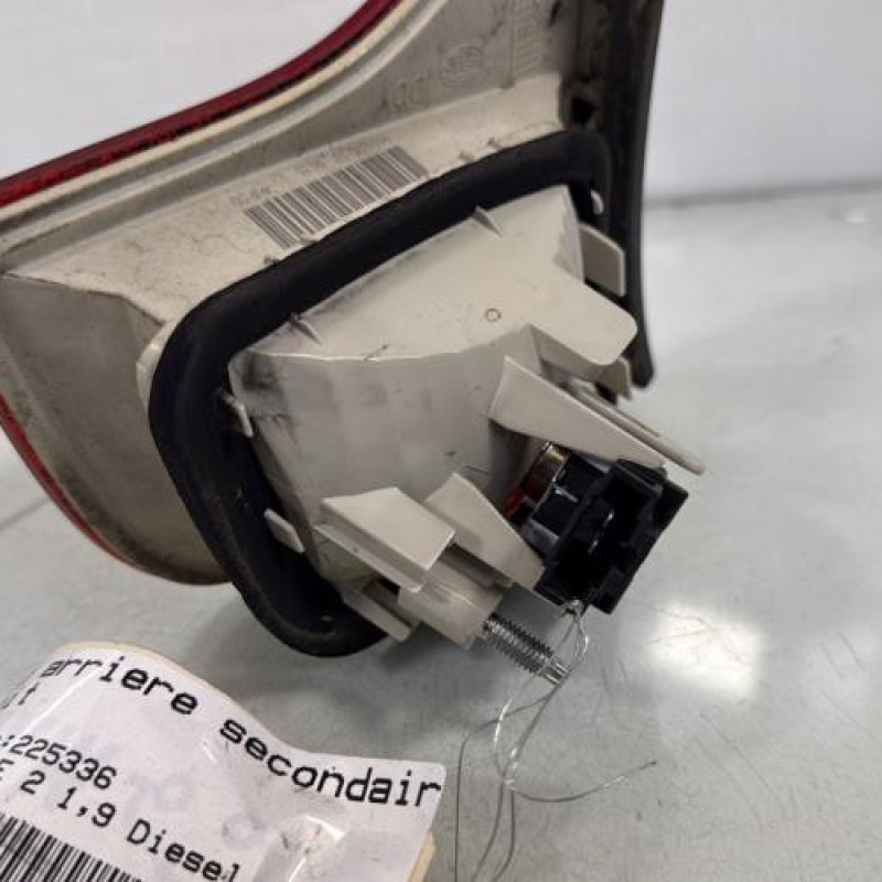 Feu arriere secondaire droit (feux) AUDI A4 2 Photo n°2