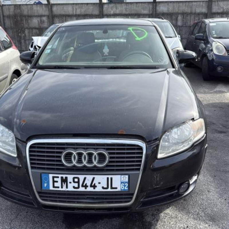 Feu arriere secondaire droit (feux) AUDI A4 2 Photo n°11