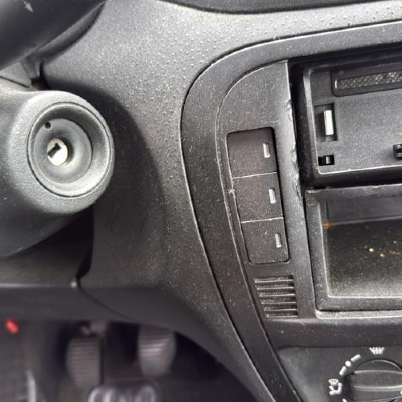 Serrure arriere gauche CITROEN C3 1 Photo n°20