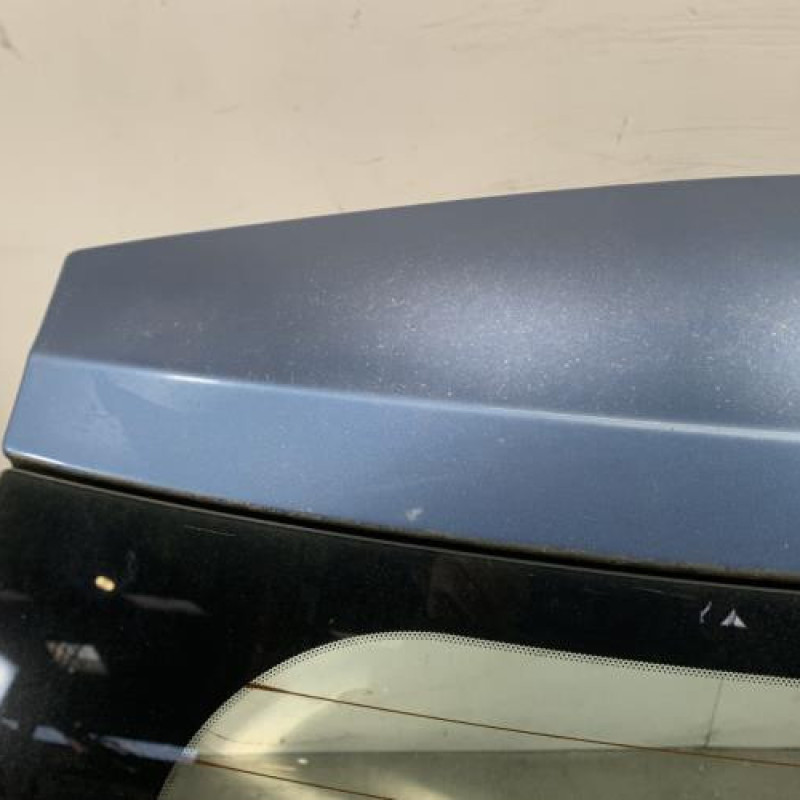 Malle/Hayon arriere FORD FIESTA 5 Photo n°7