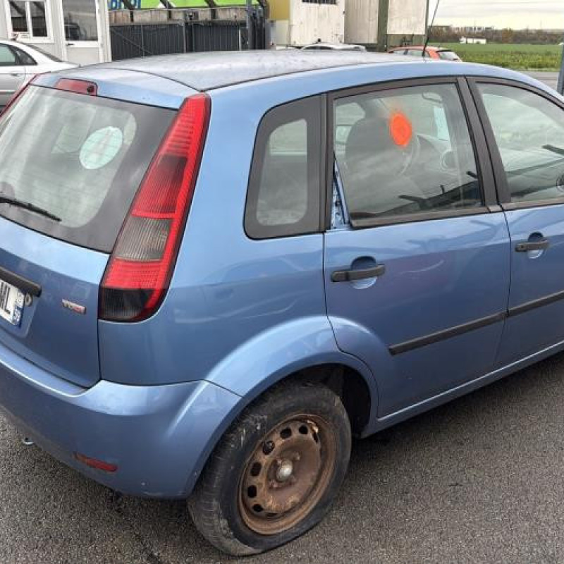 Malle/Hayon arriere FORD FIESTA 5 Photo n°11