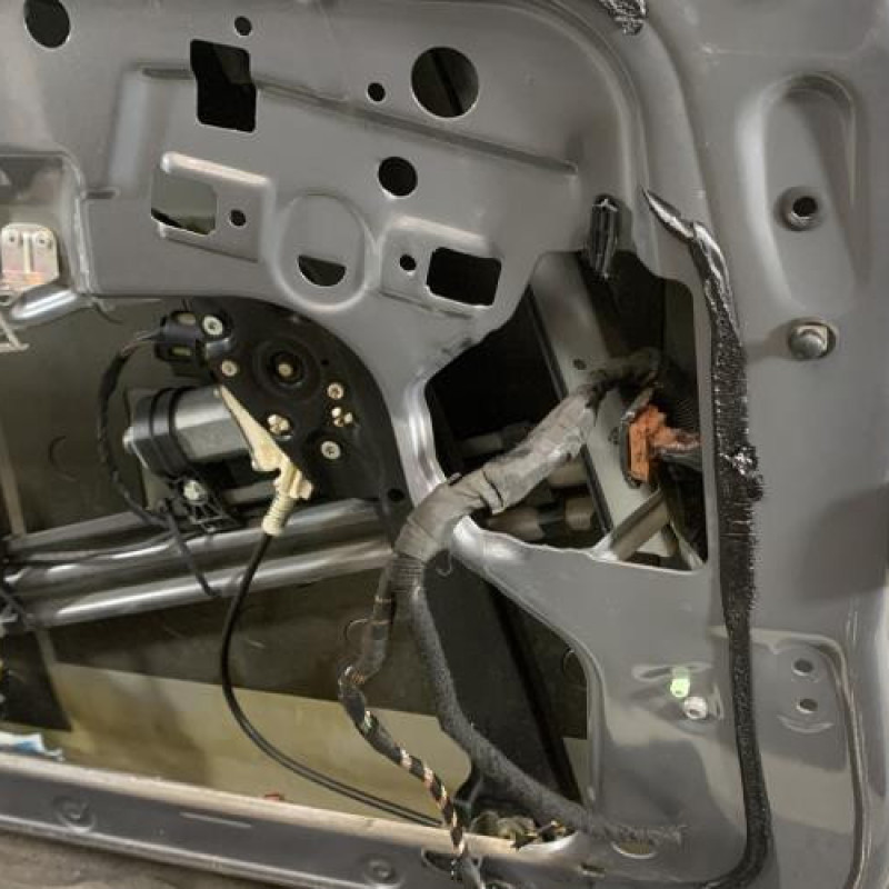 Porte avant gauche BMW SERIE 5 E61 Photo n°7