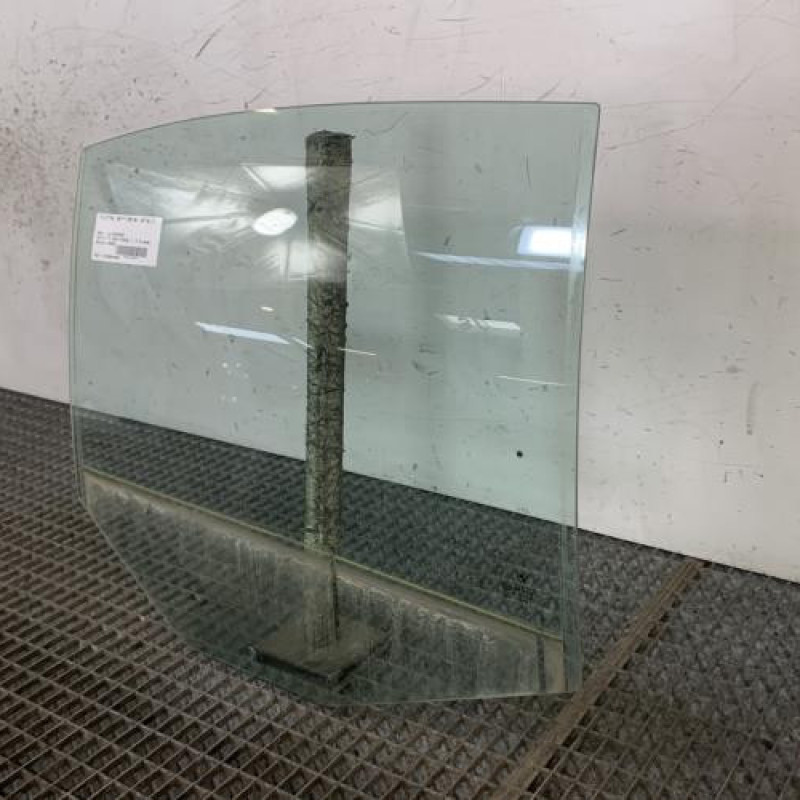 Vitre arriere droit BMW SERIE 5 E60 Photo n°3