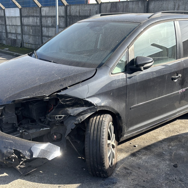 VOLKSWAGEN TOURAN 2 1.6 TDI - 16V TURBO Photo n°14