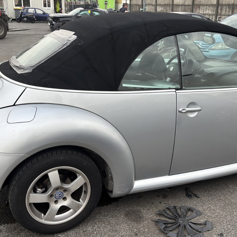 VOLKSWAGEN NEW BEETLE 1 PHASE 1 CABRIOLET 1.9 TDI - 8V TURBO Photo n°6