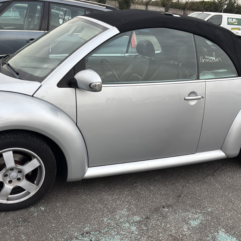 VOLKSWAGEN NEW BEETLE 1 PHASE 1 CABRIOLET 1.9 TDI - 8V TURBO Photo n°8