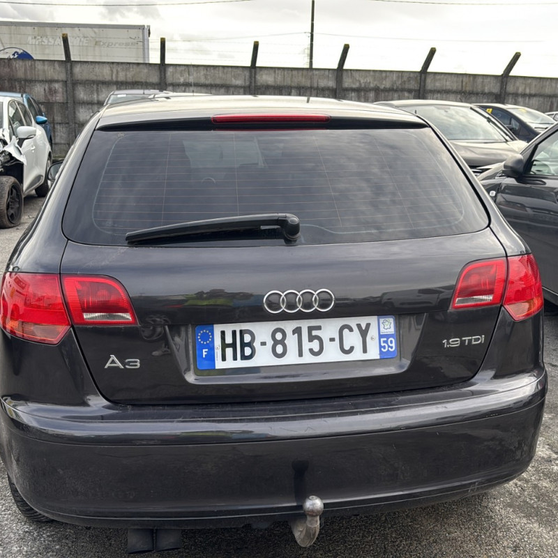 AUDI A3 2 SPORTBACK PHASE 1 1.9 TDI - 8V TURBO Photo n°6