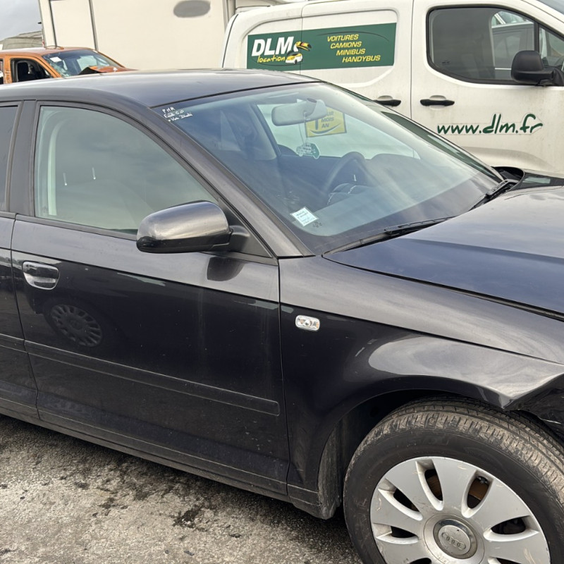 AUDI A3 2 SPORTBACK PHASE 1 1.9 TDI - 8V TURBO Photo n°8