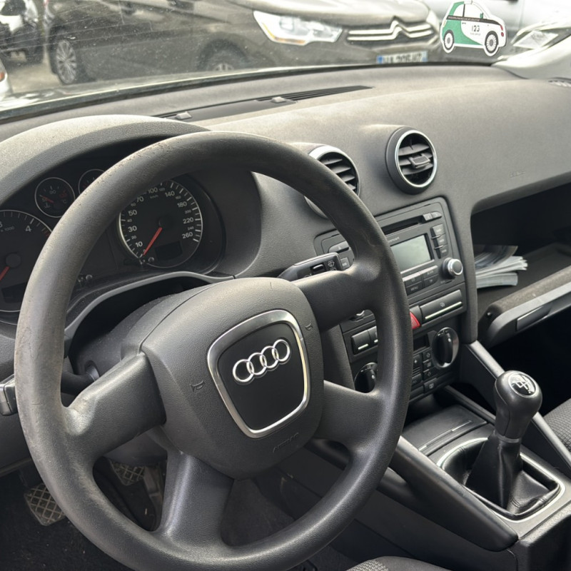 AUDI A3 2 SPORTBACK PHASE 1 1.9 TDI - 8V TURBO Photo n°14