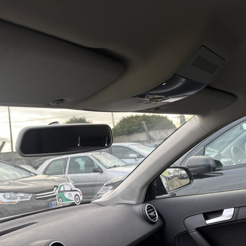 AUDI A3 2 SPORTBACK PHASE 1 1.9 TDI - 8V TURBO Photo n°15