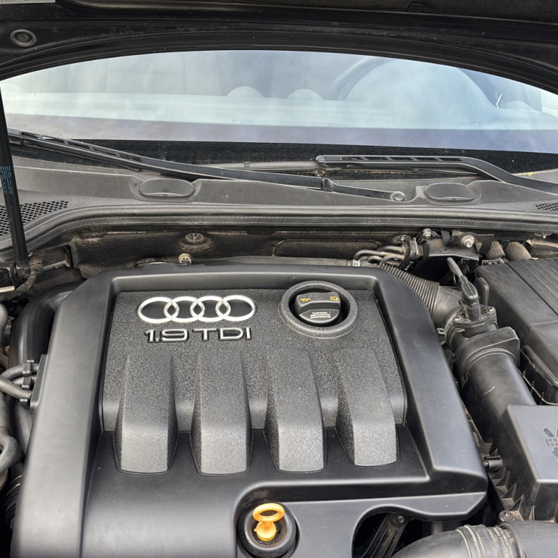 AUDI A3 2 SPORTBACK PHASE 1 1.9 TDI - 8V TURBO Photo n°22