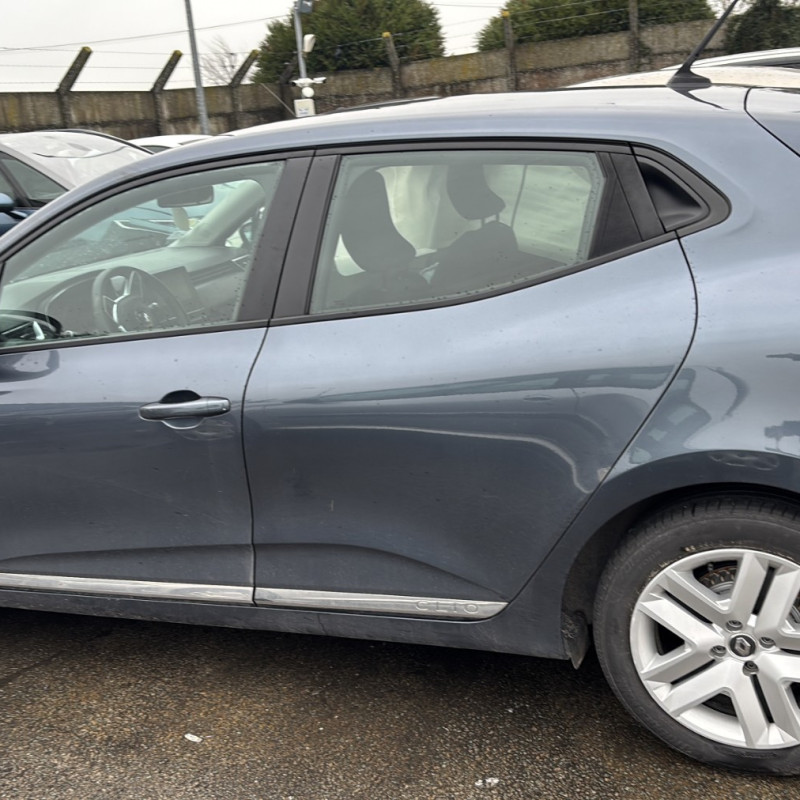 RENAULT CLIO 5 PHASE 1 1.5 BLUE DCI - 8V TURBO Photo n°19