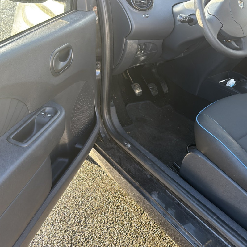 RENAULT TWINGO 2 PHASE 2 1.2i - 16V Photo n°9