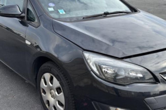 Feu arriere stop central OPEL ASTRA J