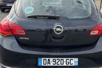 Feu arriere stop central OPEL ASTRA J