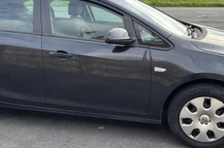 Feu arriere stop central OPEL ASTRA J