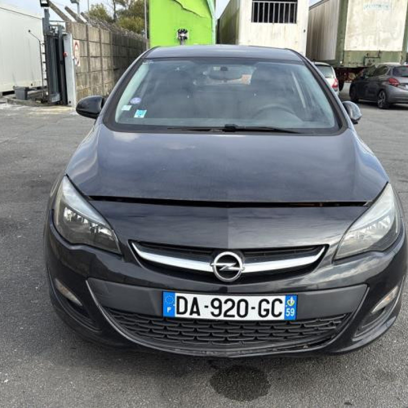 Feu arriere stop central OPEL ASTRA J Photo n°8