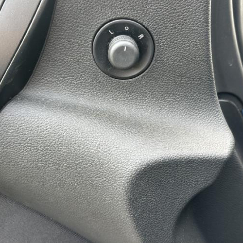 Feu arriere stop central OPEL ASTRA J Photo n°11