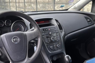 Feu arriere stop central OPEL ASTRA J