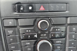 Feu arriere stop central OPEL ASTRA J