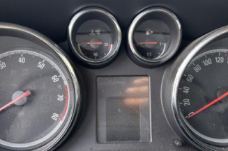 Feu arriere stop central OPEL ASTRA J