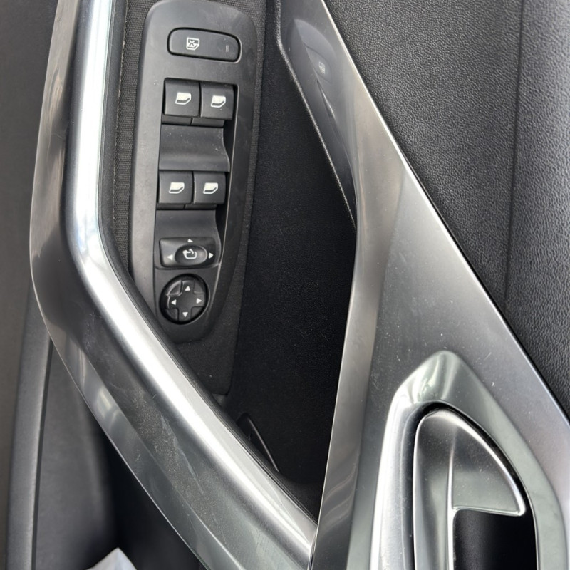 PEUGEOT 2008 1 PHASE 1 1.2 PURETECH - 12V TURBO Photo n°10