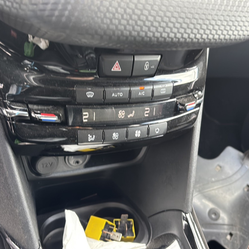 PEUGEOT 2008 1 PHASE 1 1.2 PURETECH - 12V TURBO Photo n°19